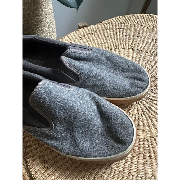 Old Navy women’s size 5 gray slip on shoes - Picture 4 of 8